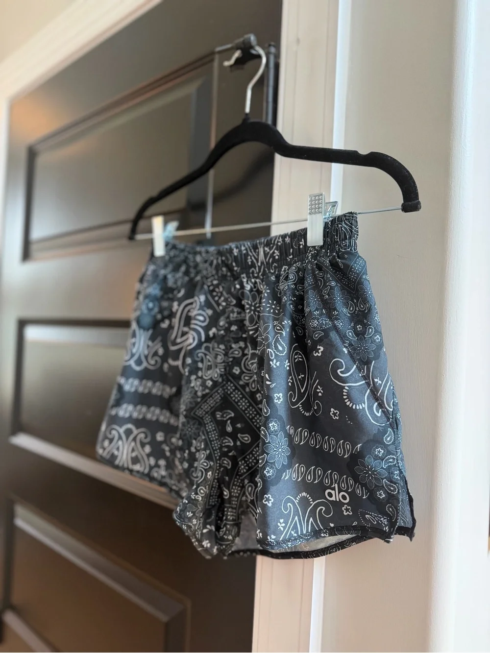 ALO Yoga alo paisley
